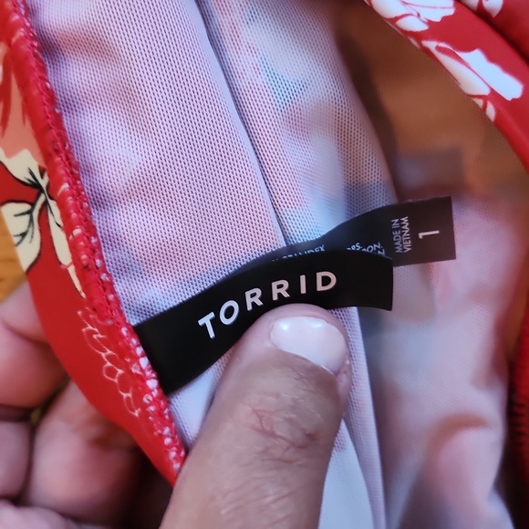 Torrid Red Floral Print Asymmetrical High Waist Swim Skirt, Size 1 - Picture 4 of 11